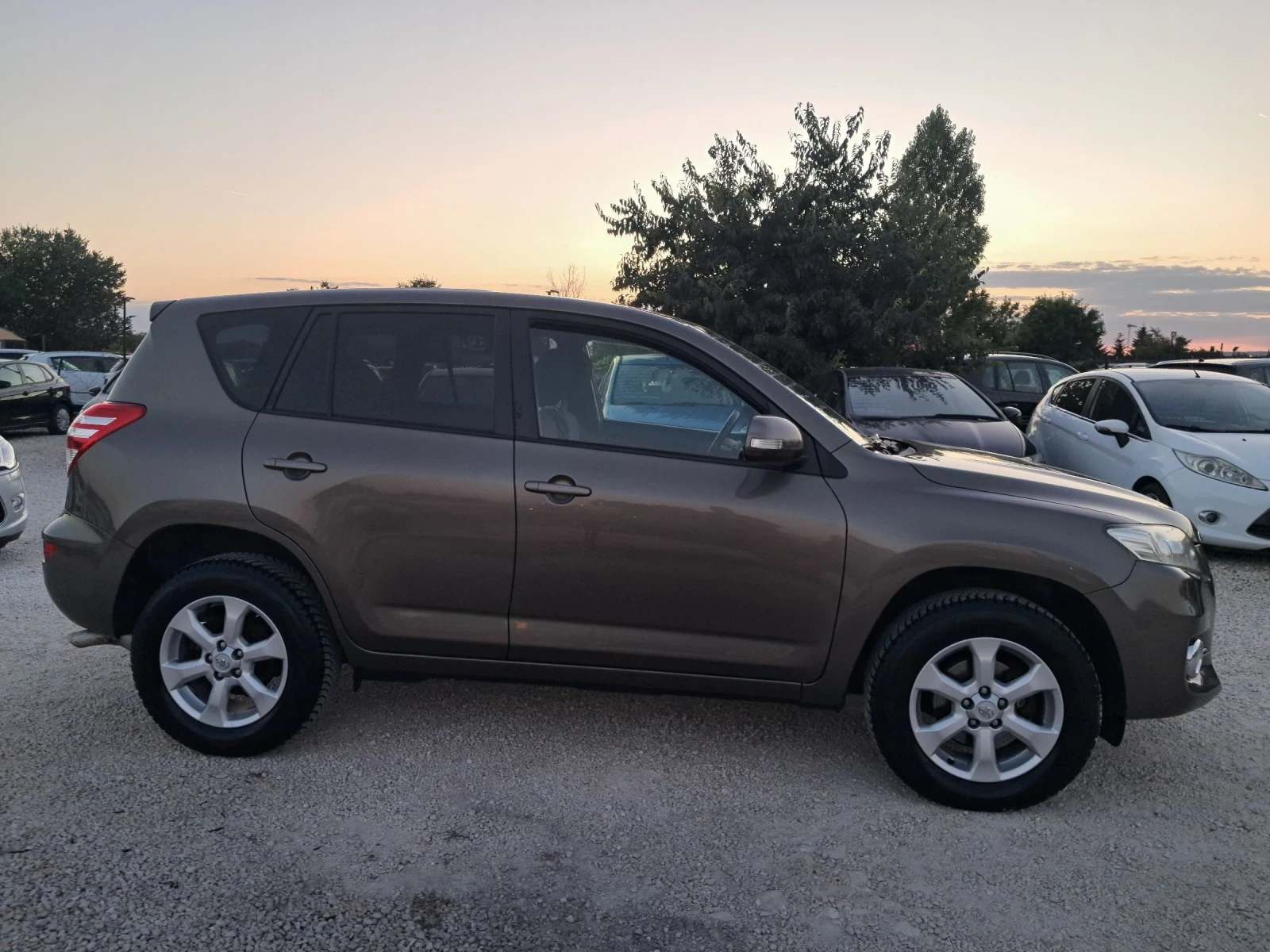 Toyota Rav4 2.2D4D 150 к.с4x4 - изображение 4