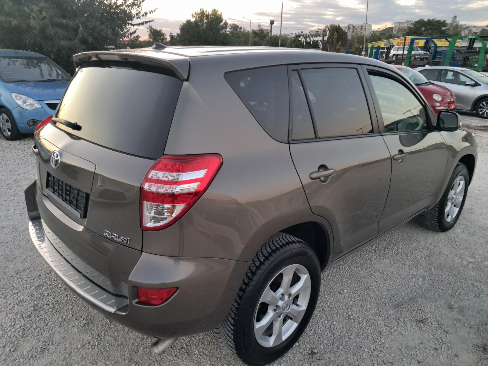 Toyota Rav4 2.2D4D 150 к.с4x4 - изображение 6