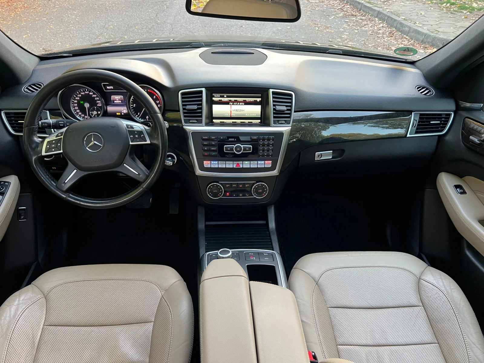 Mercedes-Benz ML 350 AMG/360КАМЕРА/ПОДГРЕВ/ОБДУХ/ХАРМАН/ПАНОРАМА/МЕМОРИ - изображение 9