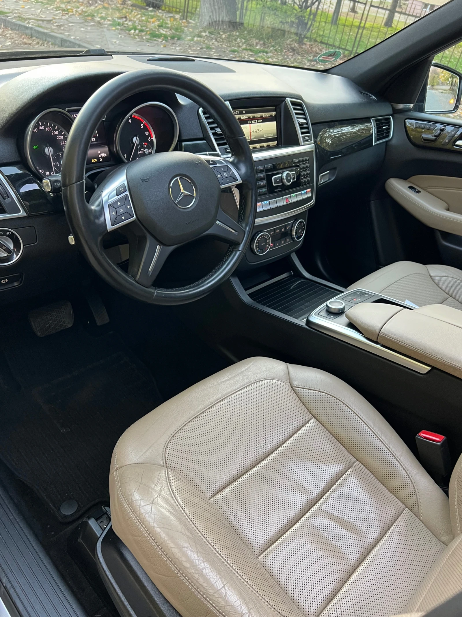 Mercedes-Benz ML 350 AMG/360КАМЕРА/ПОДГРЕВ/ОБДУХ/ХАРМАН/ПАНОРАМА/МЕМОРИ - изображение 10