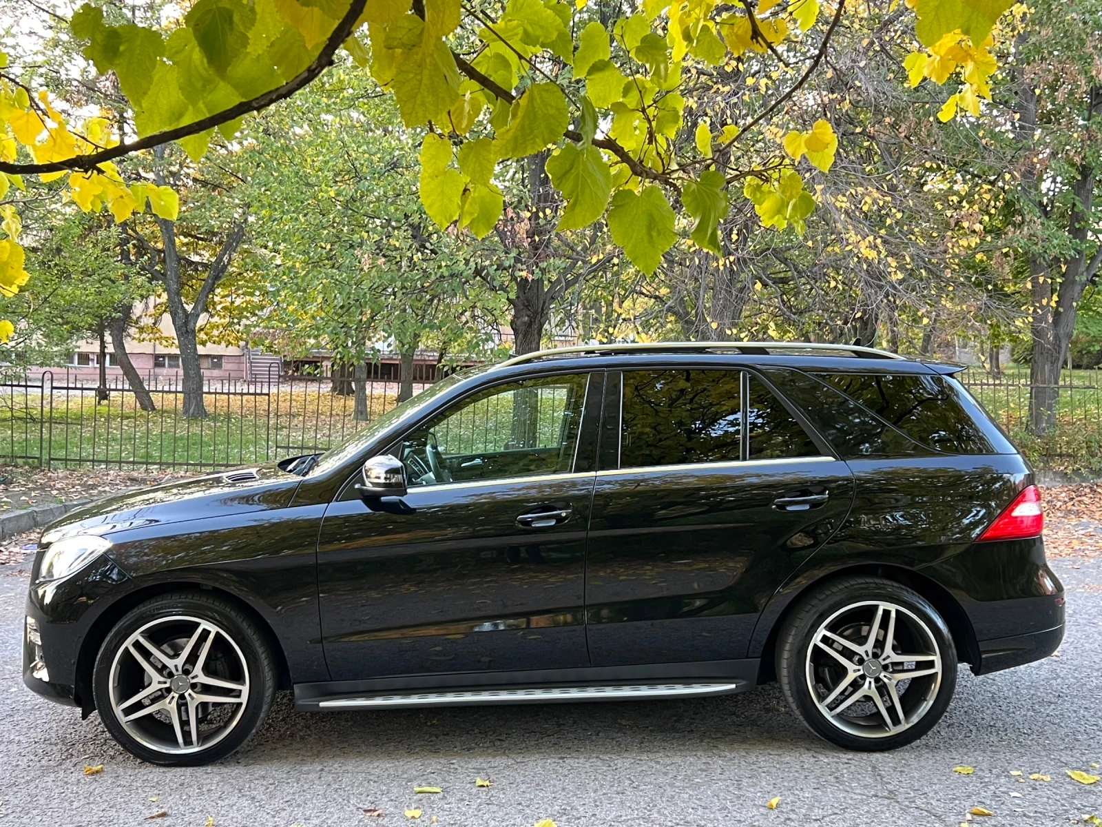 Mercedes-Benz ML 350 AMG/360КАМЕРА/ПОДГРЕВ/ОБДУХ/ХАРМАН/ПАНОРАМА/МЕМОРИ - изображение 8