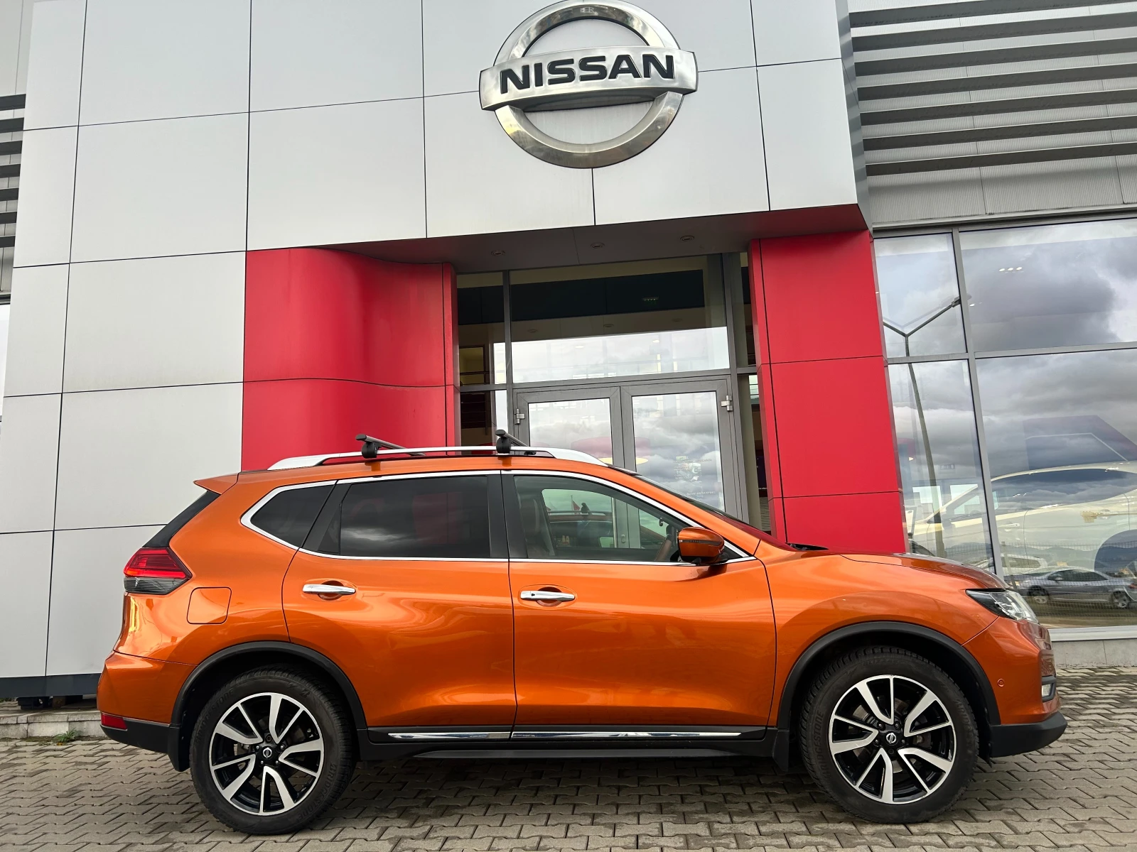 Nissan X-trail 2.0 dCi Tekna Tan 4x4  - изображение 2