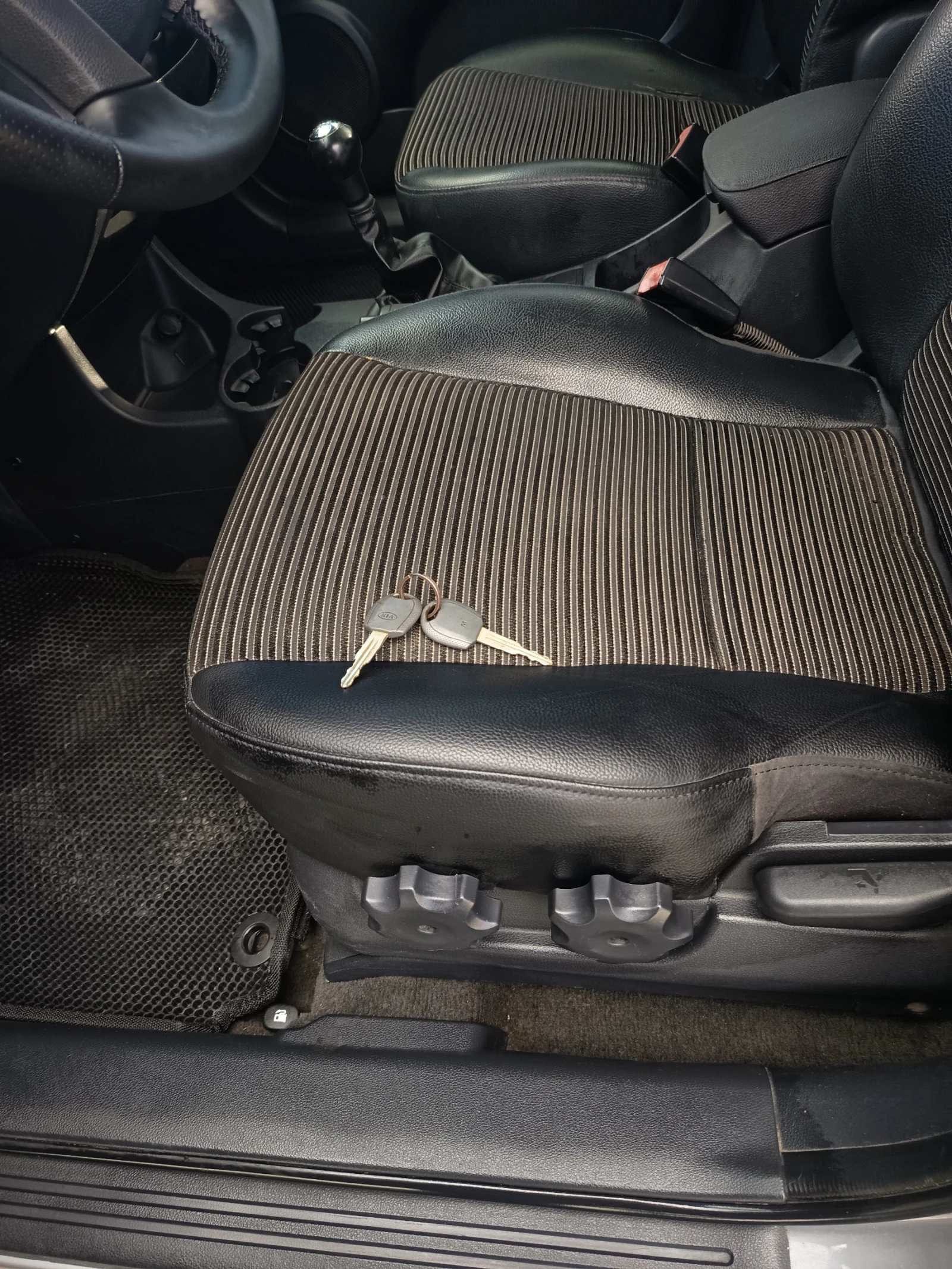 Kia Sportage 2.0i /141к.с4х4 FACELIFT \Е - 4 - изображение 7