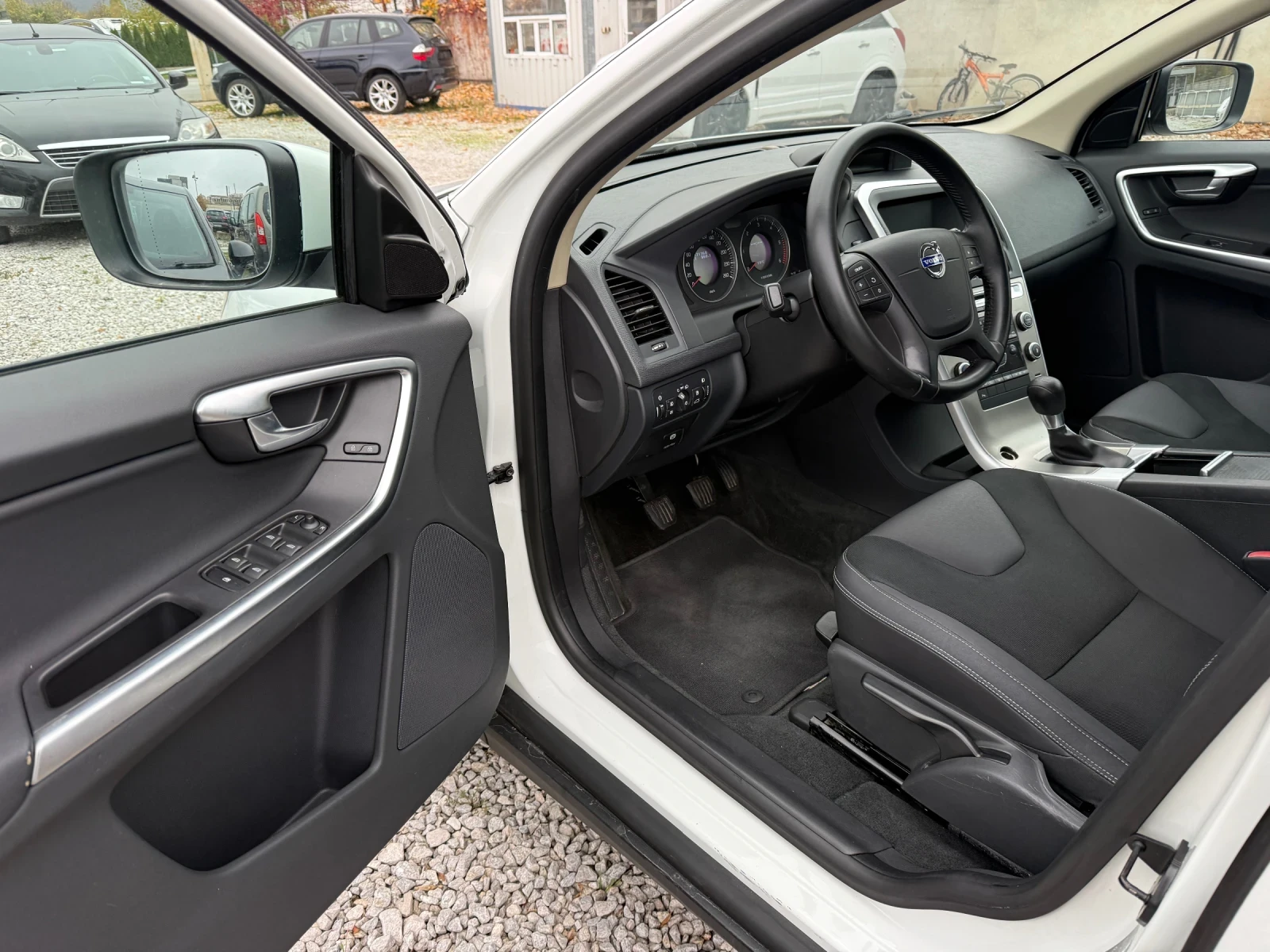 Volvo XC60 2.4D Drive  | Mobile.bg   12