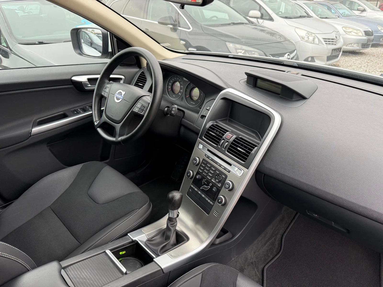 Volvo XC60 2.4D Drive  | Mobile.bg   11