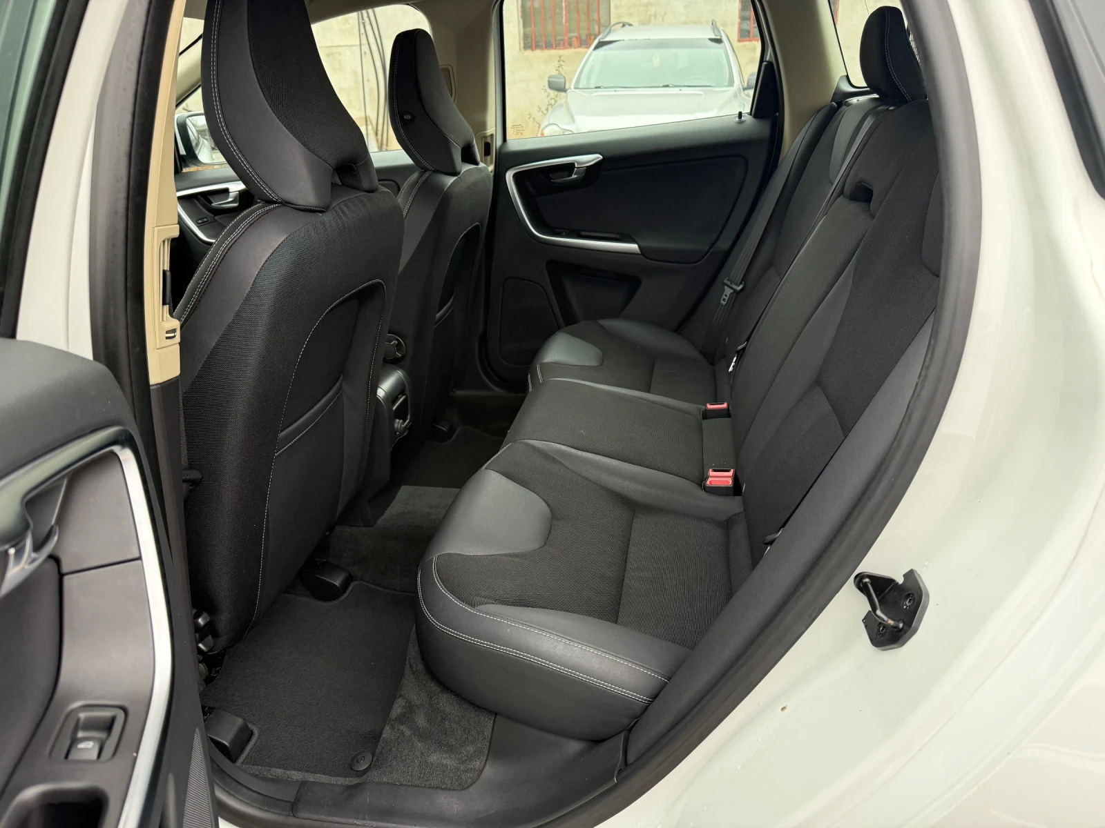 Volvo XC60 2.4D Drive  | Mobile.bg   16