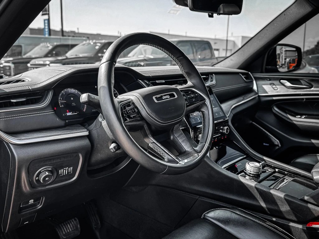 Jeep Grand cherokee OVERLAND* MASSAGE* HEATED* VENTILATED SEATS* , снимка 9 - Автомобили и джипове - 53946908