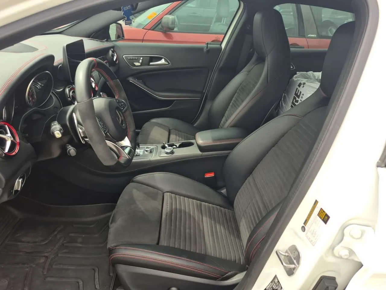 Mercedes-Benz GLA 45 AMG ПОДГРЕВИ * ПАНО * KEYLESS * 2 КЛЮЧА, снимка 5 - Автомобили и джипове - 54446177