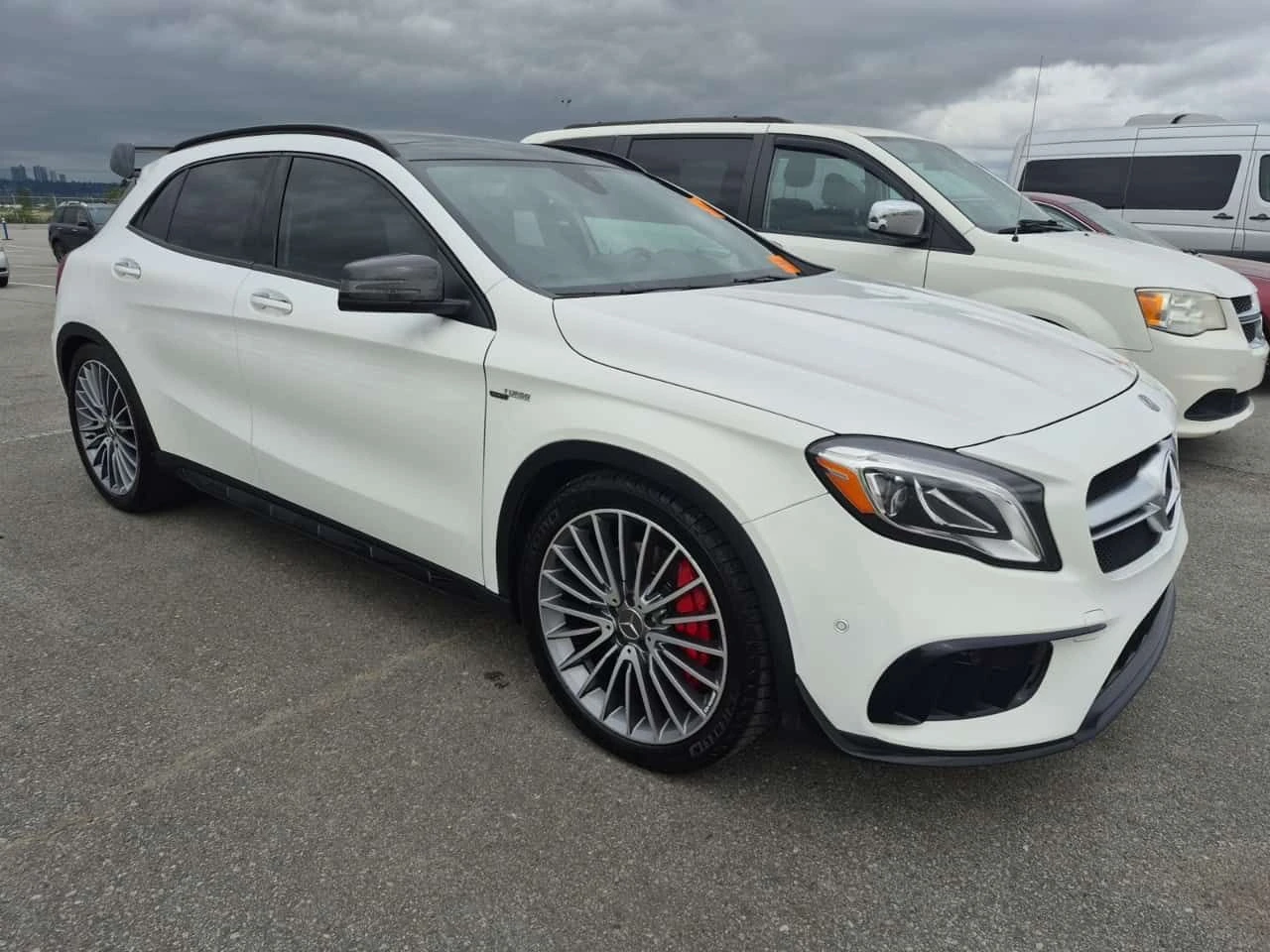 Mercedes-Benz GLA 45 AMG ПОДГРЕВИ * ПАНО * KEYLESS * 2 КЛЮЧА, снимка 2 - Автомобили и джипове - 54446177
