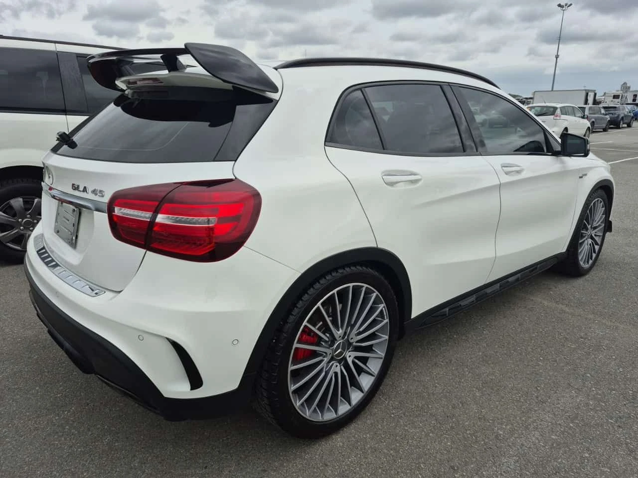 Mercedes-Benz GLA 45 AMG ПОДГРЕВИ * ПАНО * KEYLESS * 2 КЛЮЧА, снимка 3 - Автомобили и джипове - 54446177