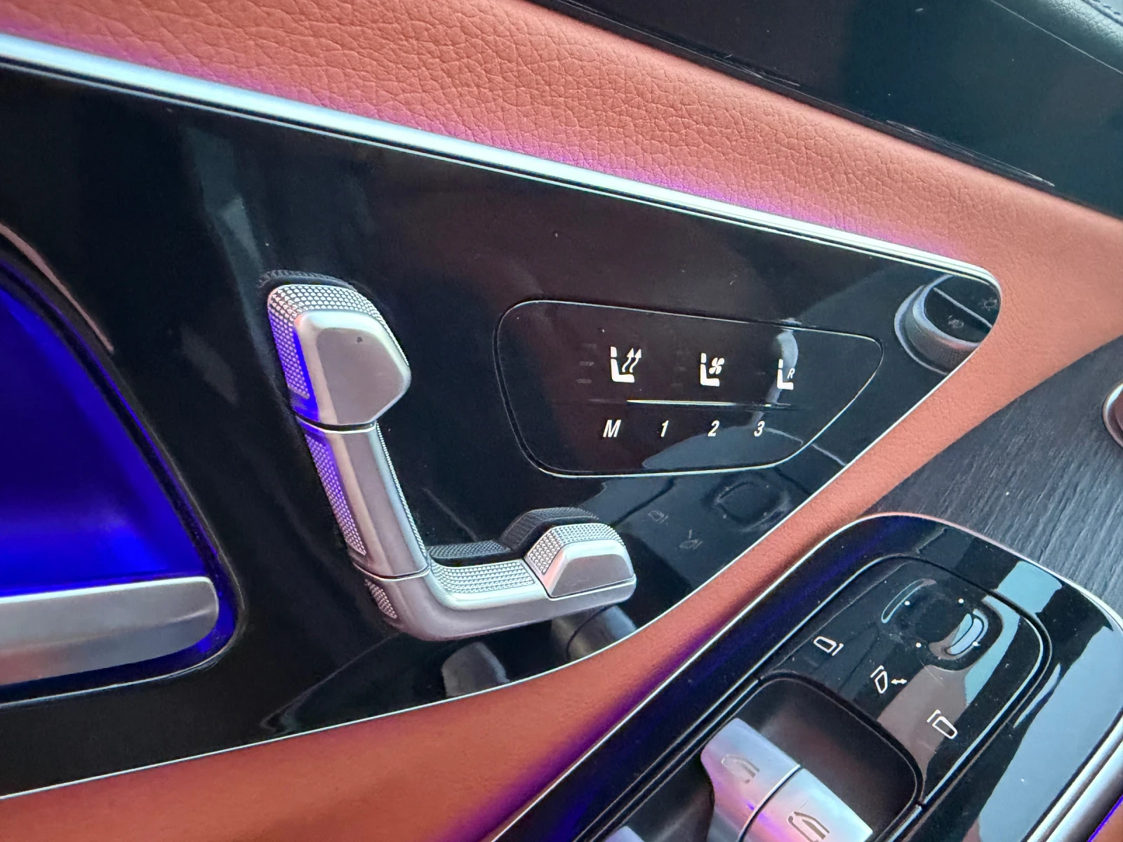Mercedes-Benz GLE 350 AMG* ПАНОРАМА* БАРТЕР, снимка 2 - Автомобили и джипове - 55093787