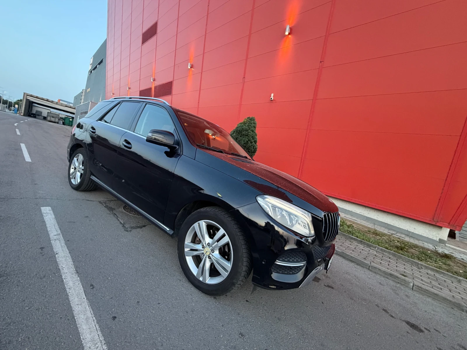Mercedes-Benz GLE 350 AMG* ПАНОРАМА* БАРТЕР, снимка 3 - Автомобили и джипове - 55093787