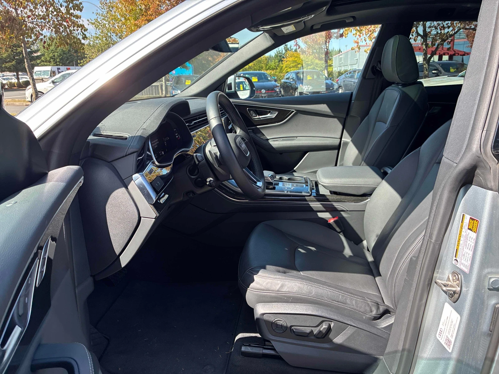 Audi Q8 * Progressiv * CARFAX * ОПЦИЯ ЗА ФИНАНСИРАНЕ, снимка 5 - Автомобили и джипове - 56069225