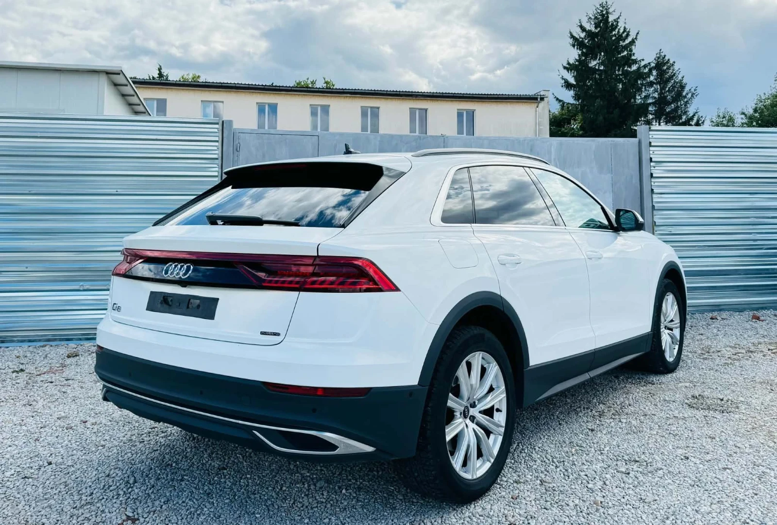 Audi Q8 DIZEL-HIBRID, снимка 5 - Автомобили и джипове - 56201507