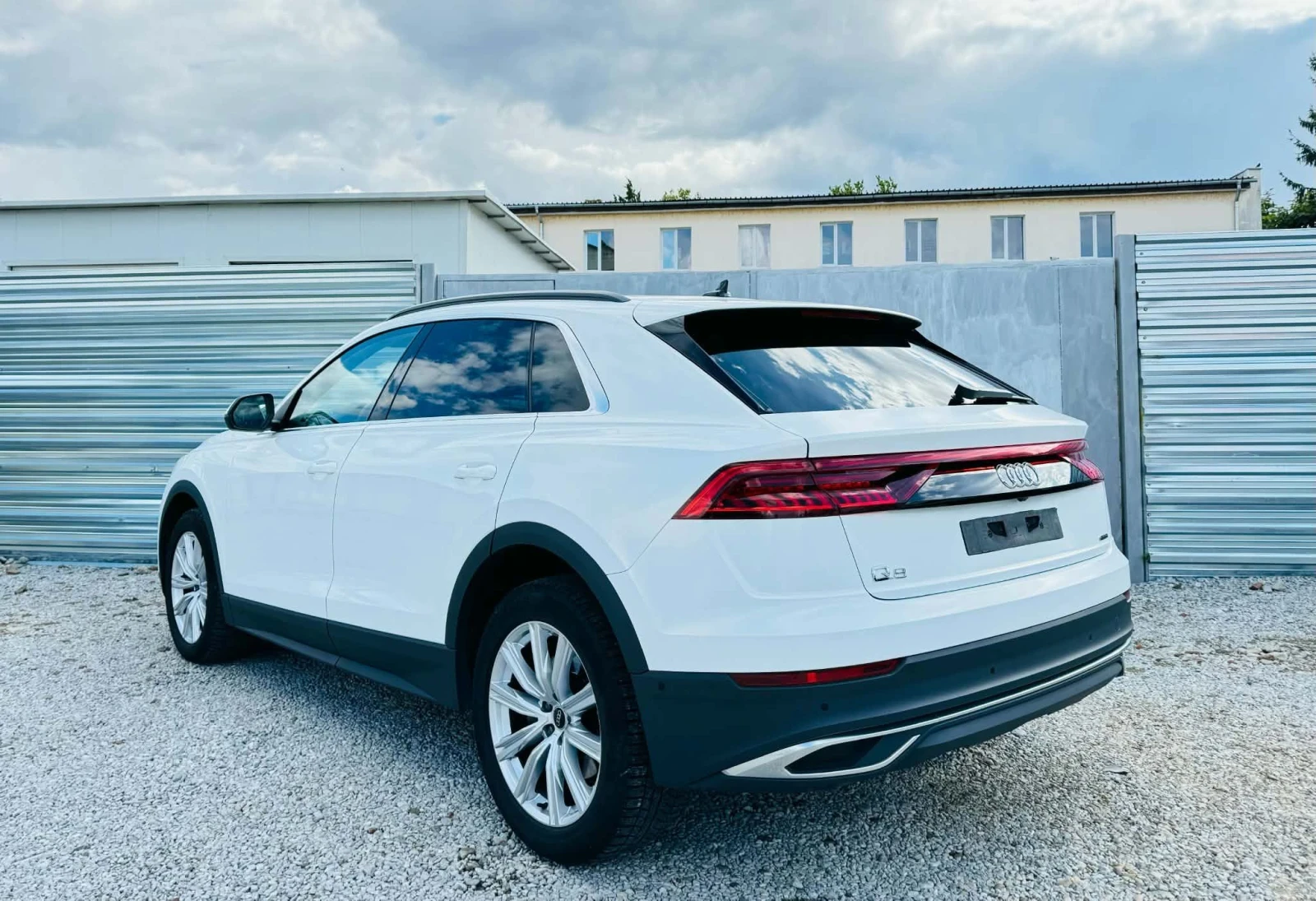 Audi Q8 DIZEL-HIBRID, снимка 4 - Автомобили и джипове - 56201507