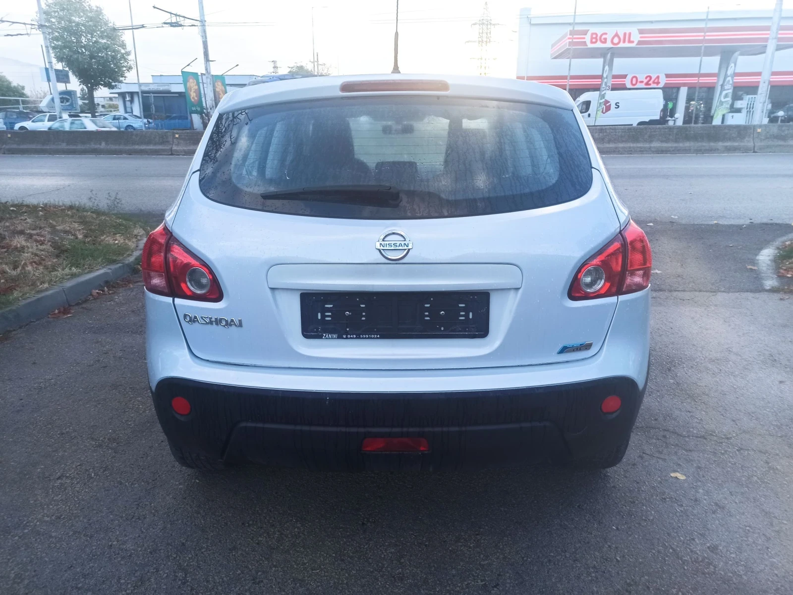 Nissan Qashqai 1.5, снимка 6 - Автомобили и джипове - 56608118