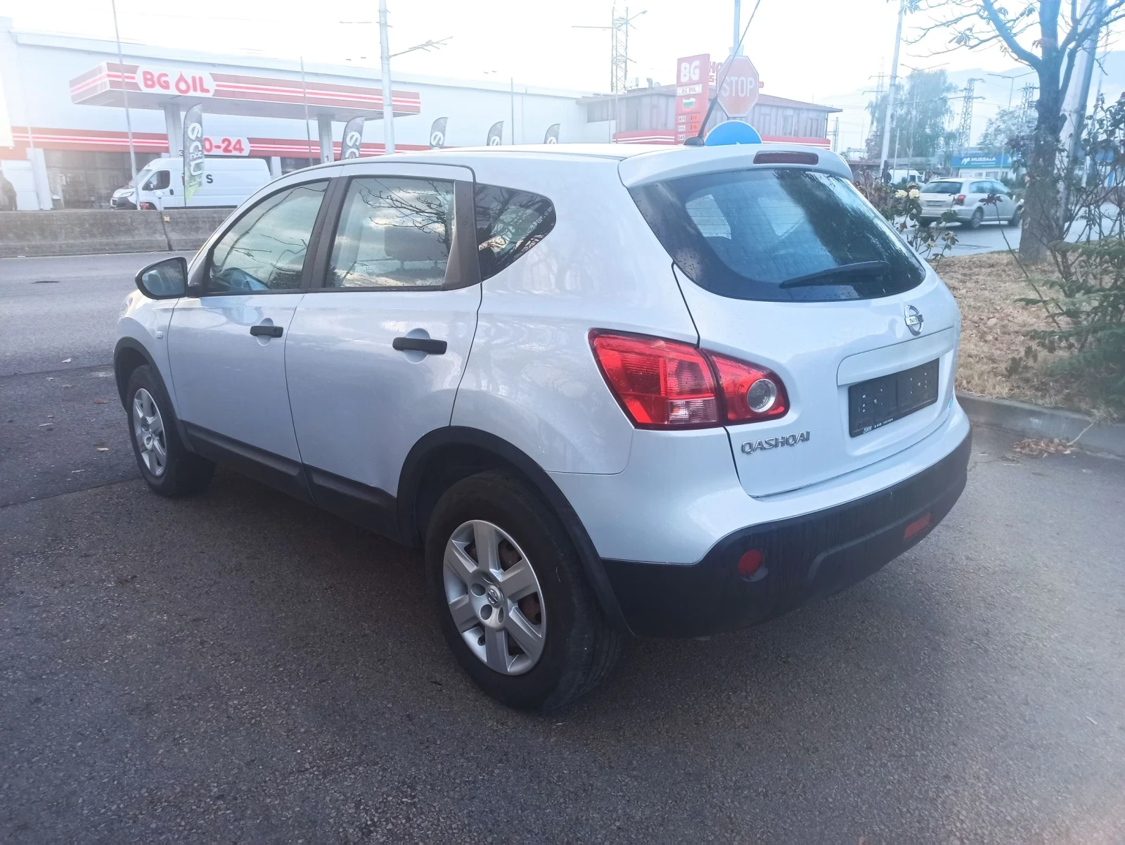 Nissan Qashqai 1.5, снимка 5 - Автомобили и джипове - 56608118