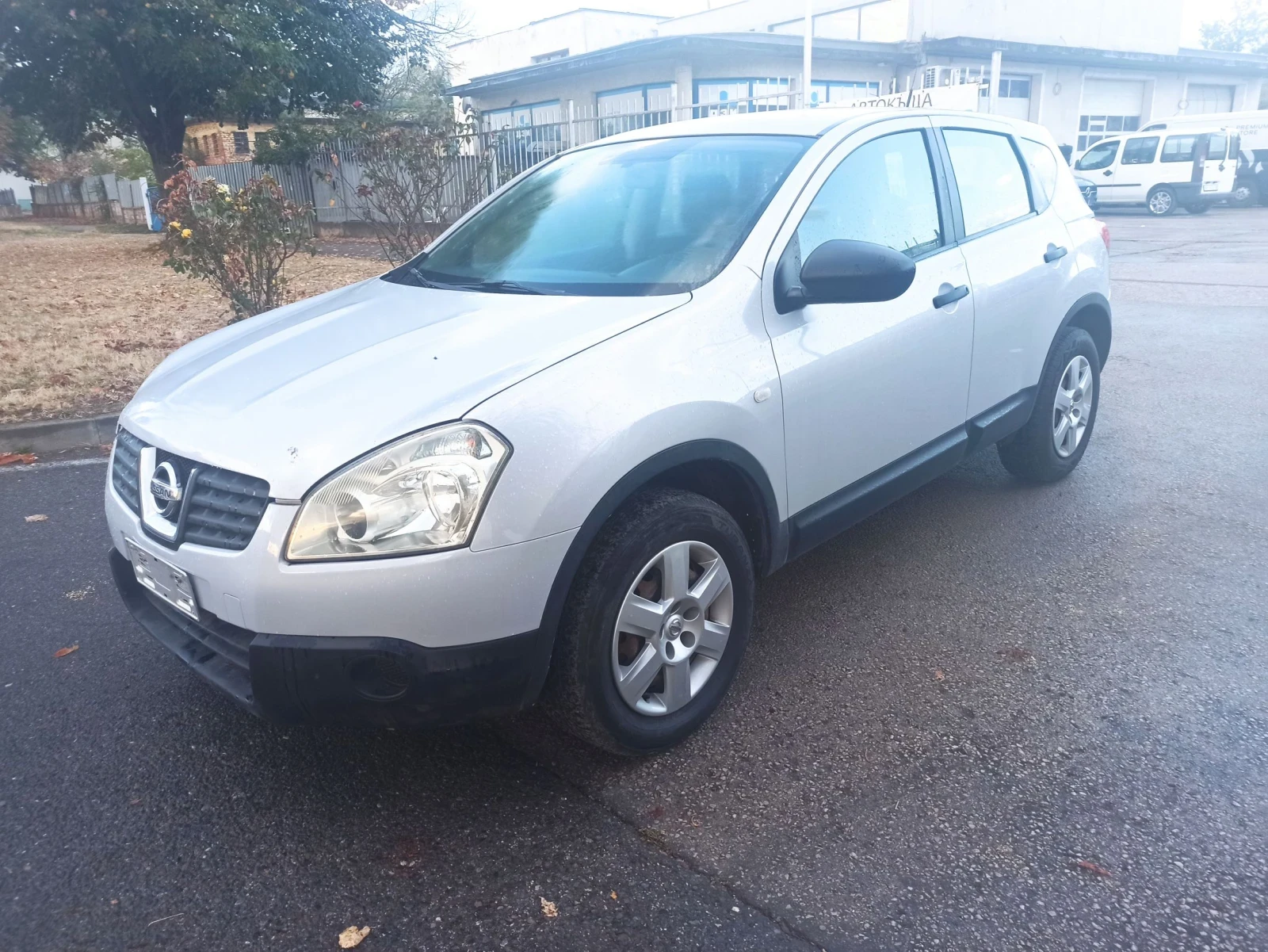 Nissan Qashqai 1.5, снимка 2 - Автомобили и джипове - 56608118