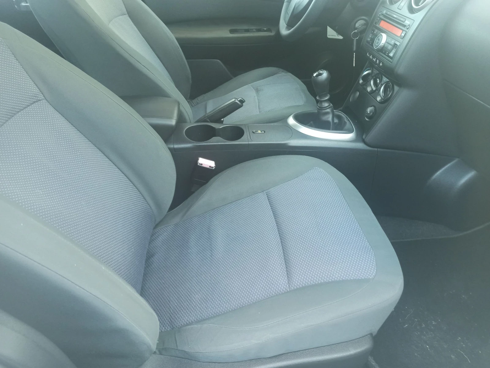 Nissan Qashqai 1.5, снимка 9 - Автомобили и джипове - 56608118