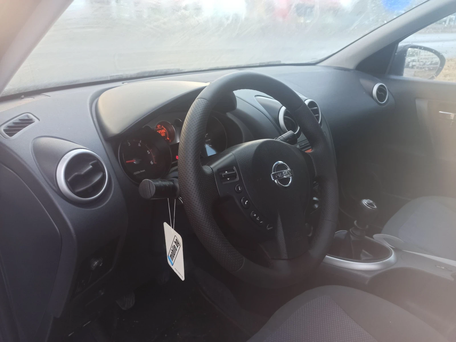 Nissan Qashqai 1.5, снимка 8 - Автомобили и джипове - 56608118