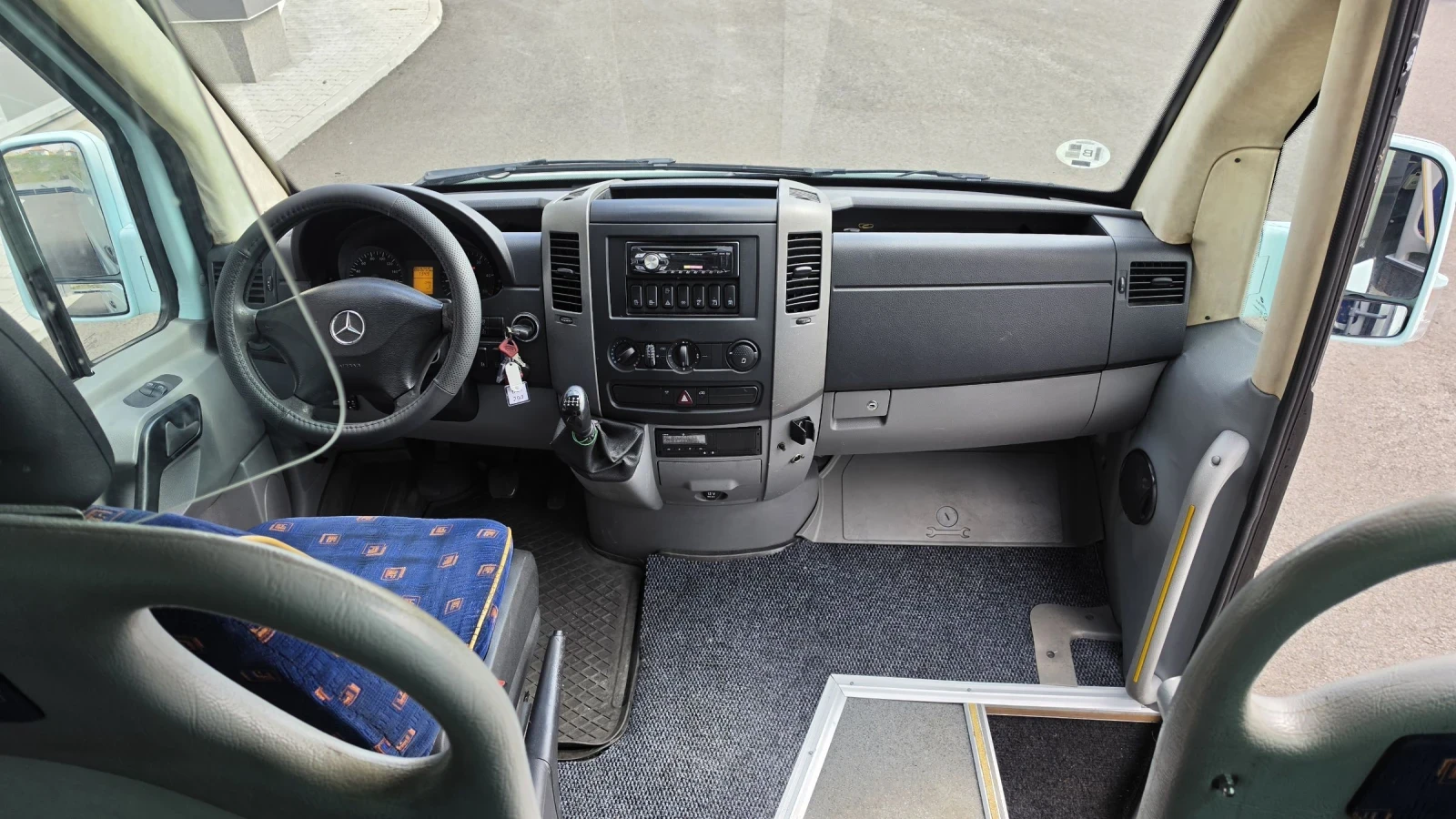 Mercedes-Benz Sprinter 518 Нов внос Стъклопакет 20 местен, снимка 12 - Бусове и автобуси - 54237529