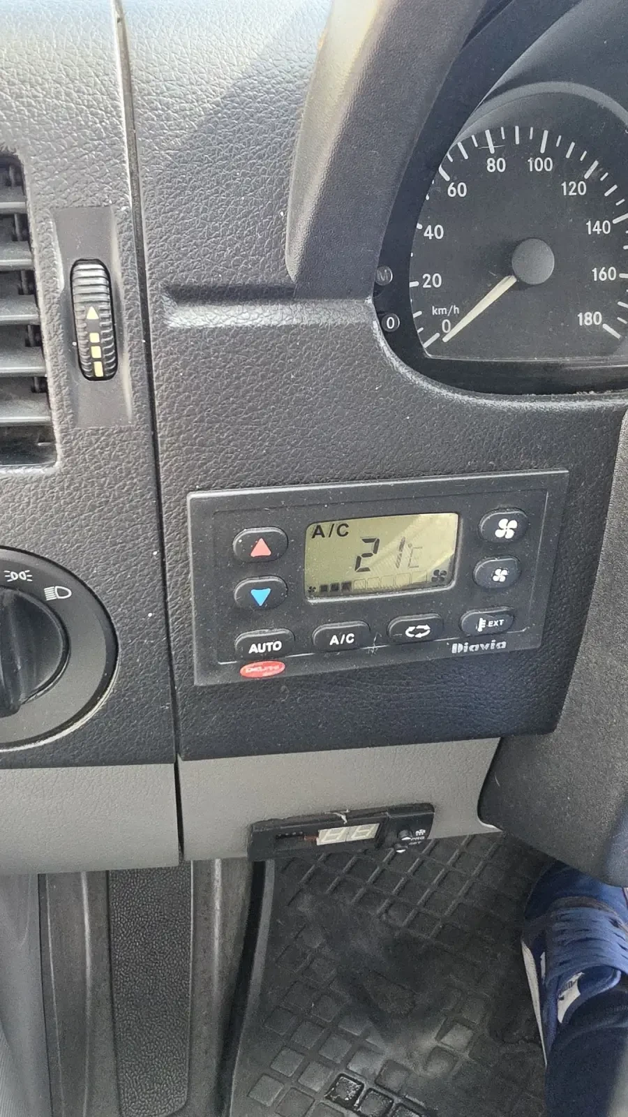 Mercedes-Benz Sprinter 518 Нов внос Стъклопакет 20 местен, снимка 9 - Бусове и автобуси - 54237529