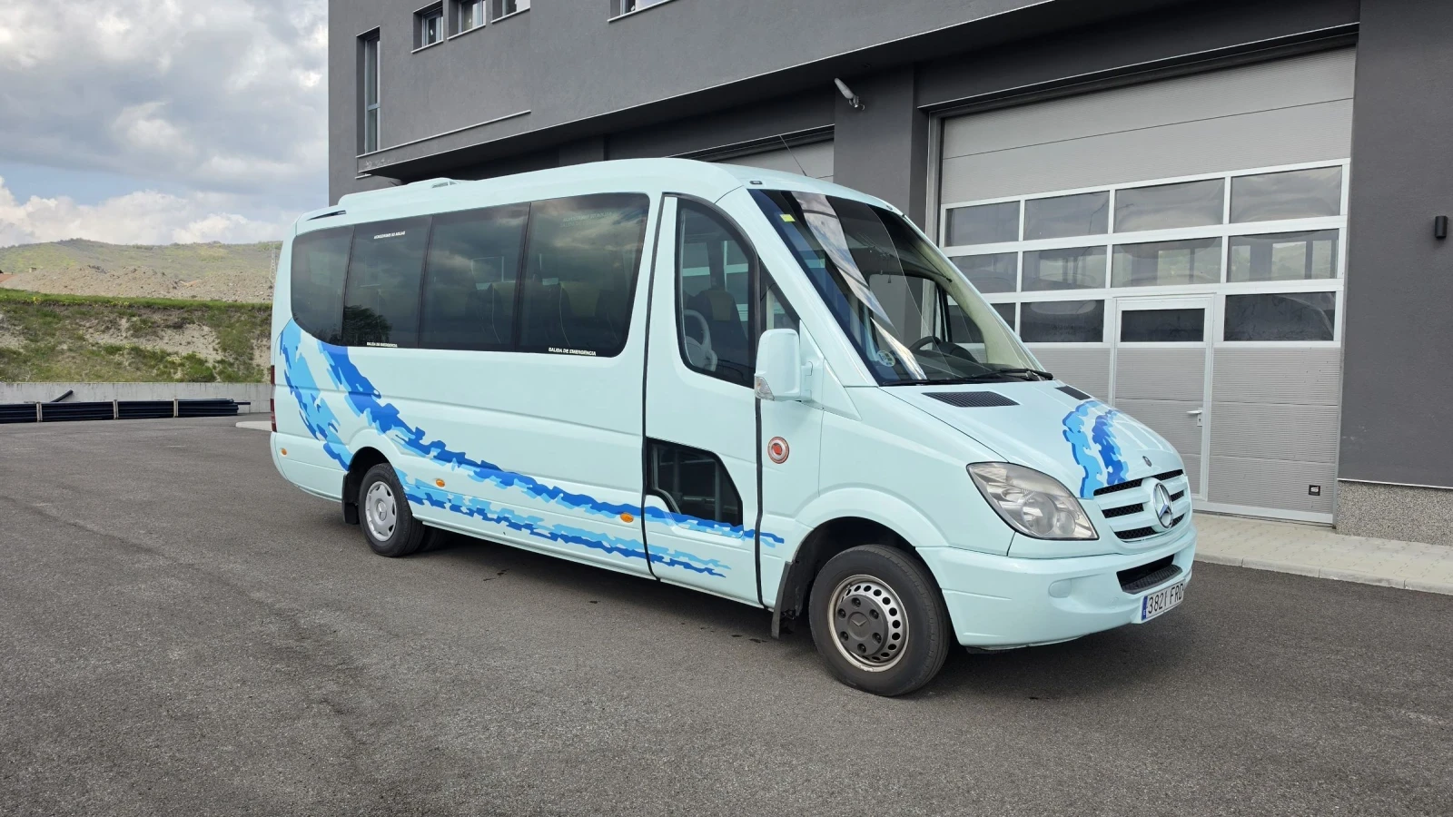 Mercedes-Benz Sprinter 518 Нов внос Стъклопакет 20 местен, снимка 2 - Бусове и автобуси - 54237529
