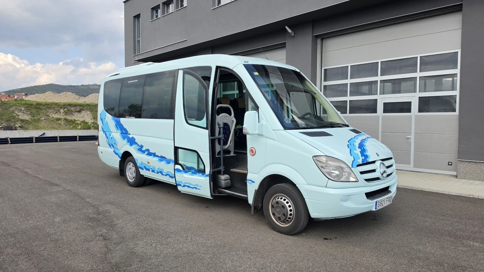 Mercedes-Benz Sprinter 518 Нов внос Стъклопакет 20 местен