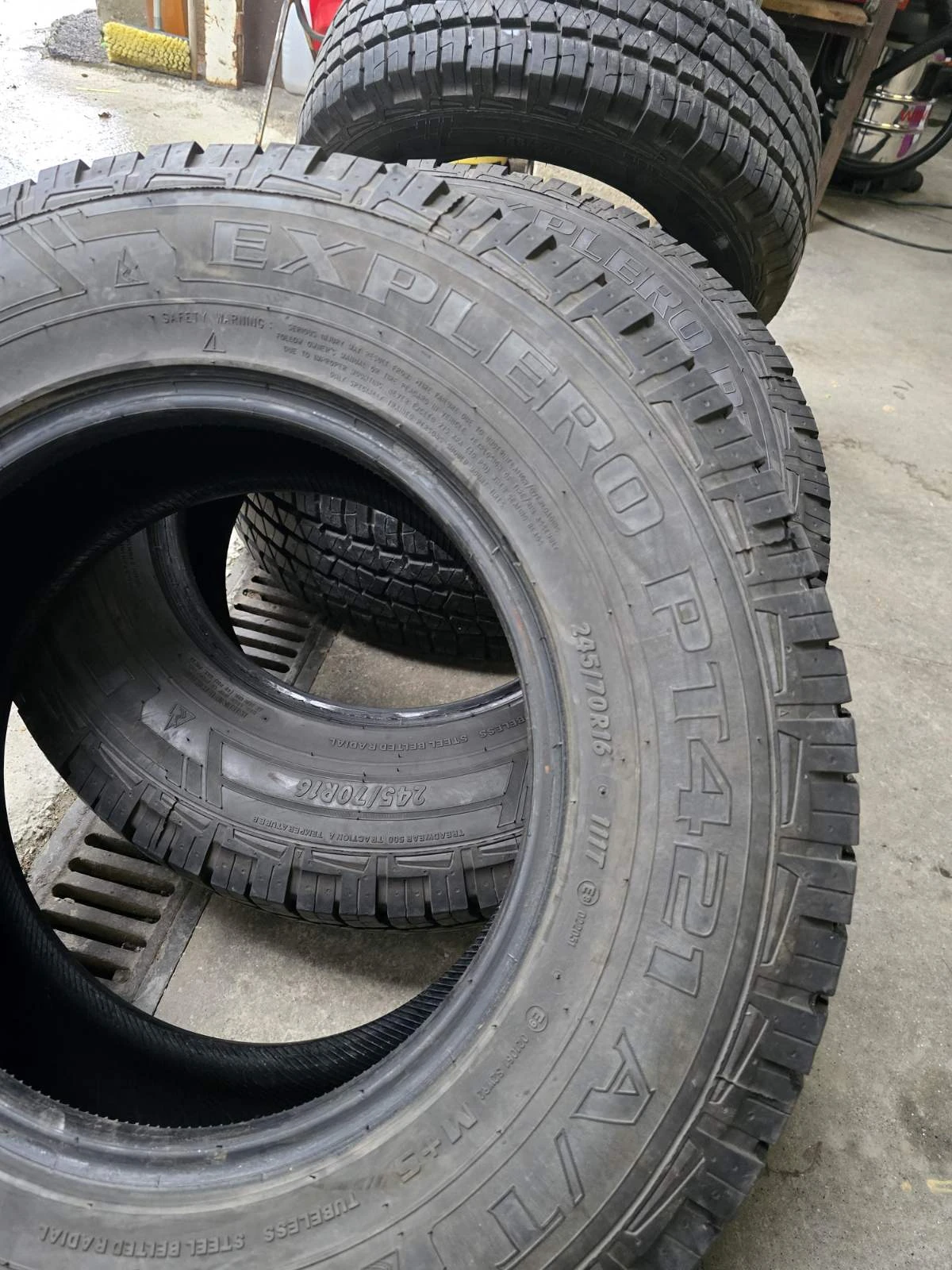 Гуми Всесезонни 245/70R16, снимка 7 - Гуми и джанти - 54272025