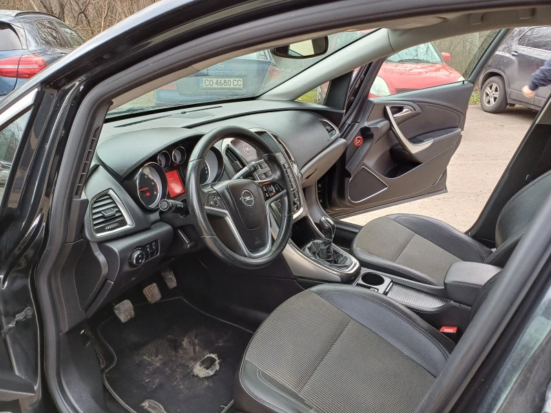 Opel Astra 1.7 CDTI, снимка 9 - Автомобили и джипове - 44621661