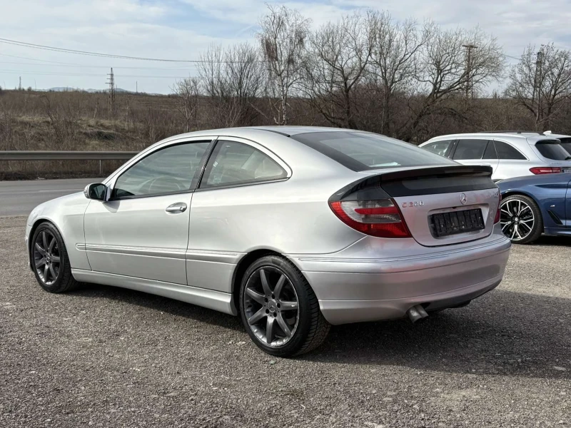 Mercedes-Benz C 220 * FACE-LIFT* 220CDI* NAVI* АВТОМАТИК* , снимка 4 - Автомобили и джипове - 49453550