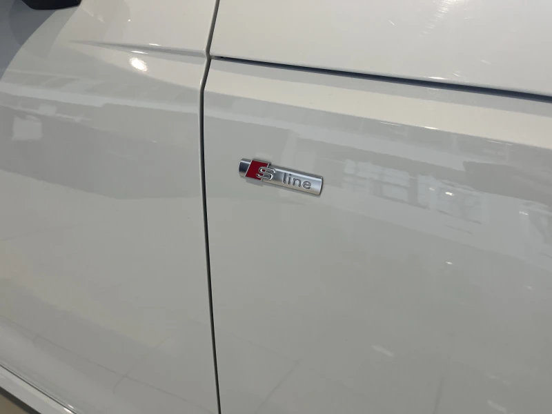 Audi A4 Avant Quattro | S line | Matrix | ГАРАНЦИЯ, снимка 5 - Автомобили и джипове - 53042149