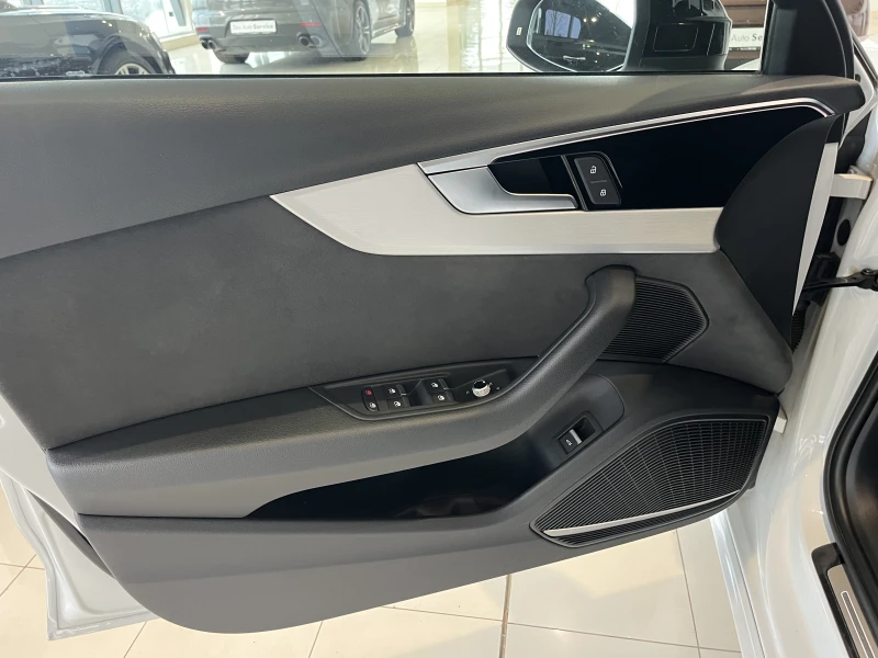 Audi A4 Avant Quattro | S line | Matrix | ГАРАНЦИЯ, снимка 9 - Автомобили и джипове - 53042149