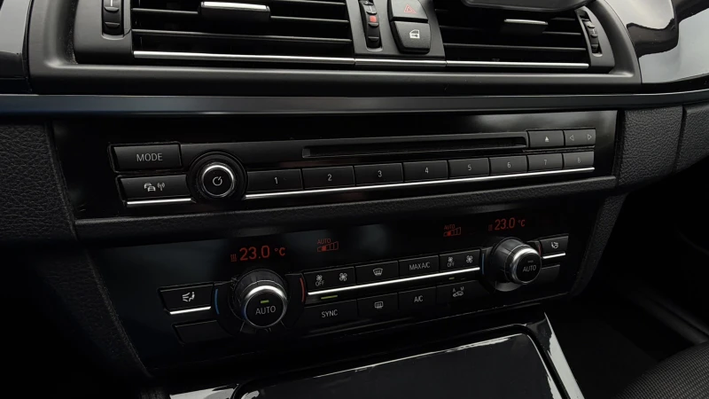 BMW 520 520 xdrive, снимка 13 - Автомобили и джипове - 53482219