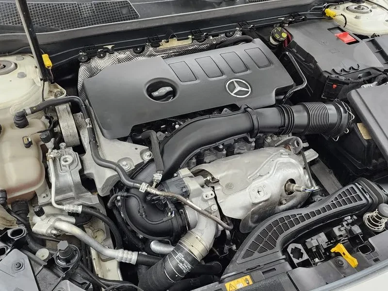 Mercedes-Benz A 220 AMG Line SEDAN, снимка 12 - Автомобили и джипове - 55295539