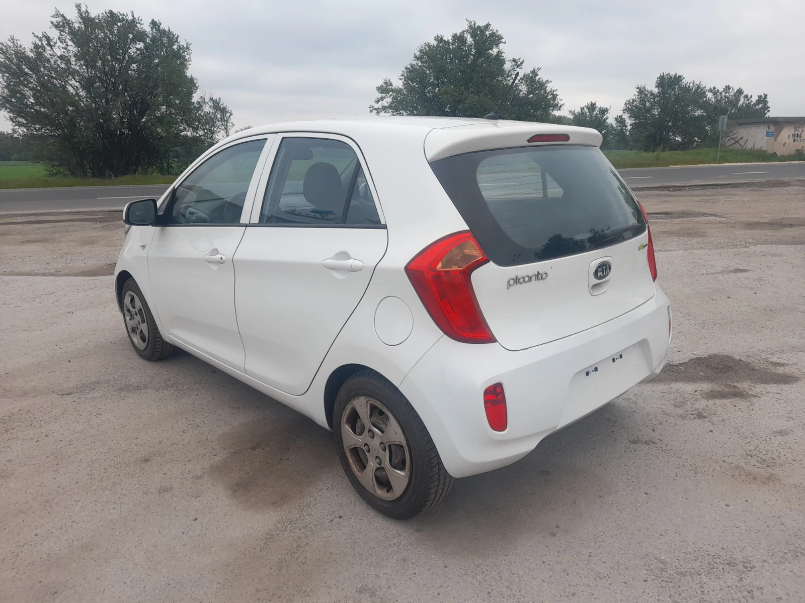 Kia Picanto 1, 0i - изображение 6