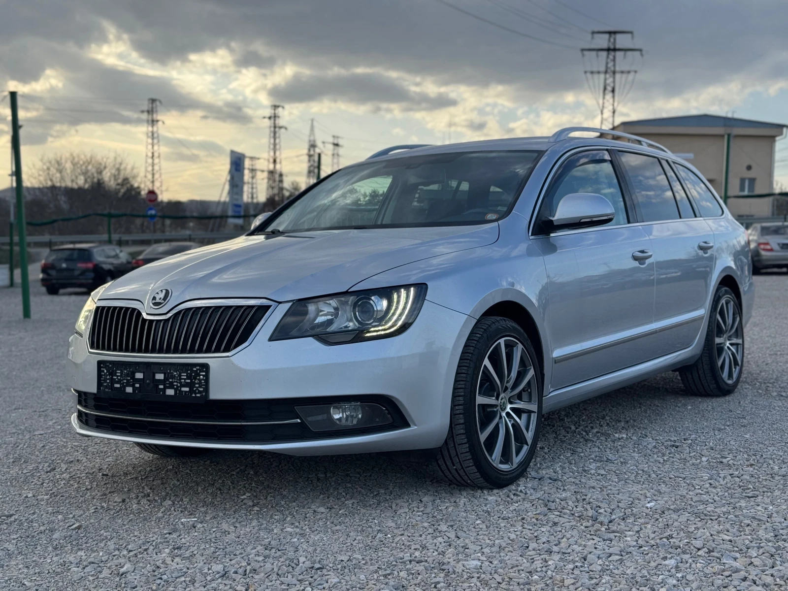 Skoda Superb 2.0TDI 140кс Автоматик ЕВРО 5 | Mobile.bg — изображение 1