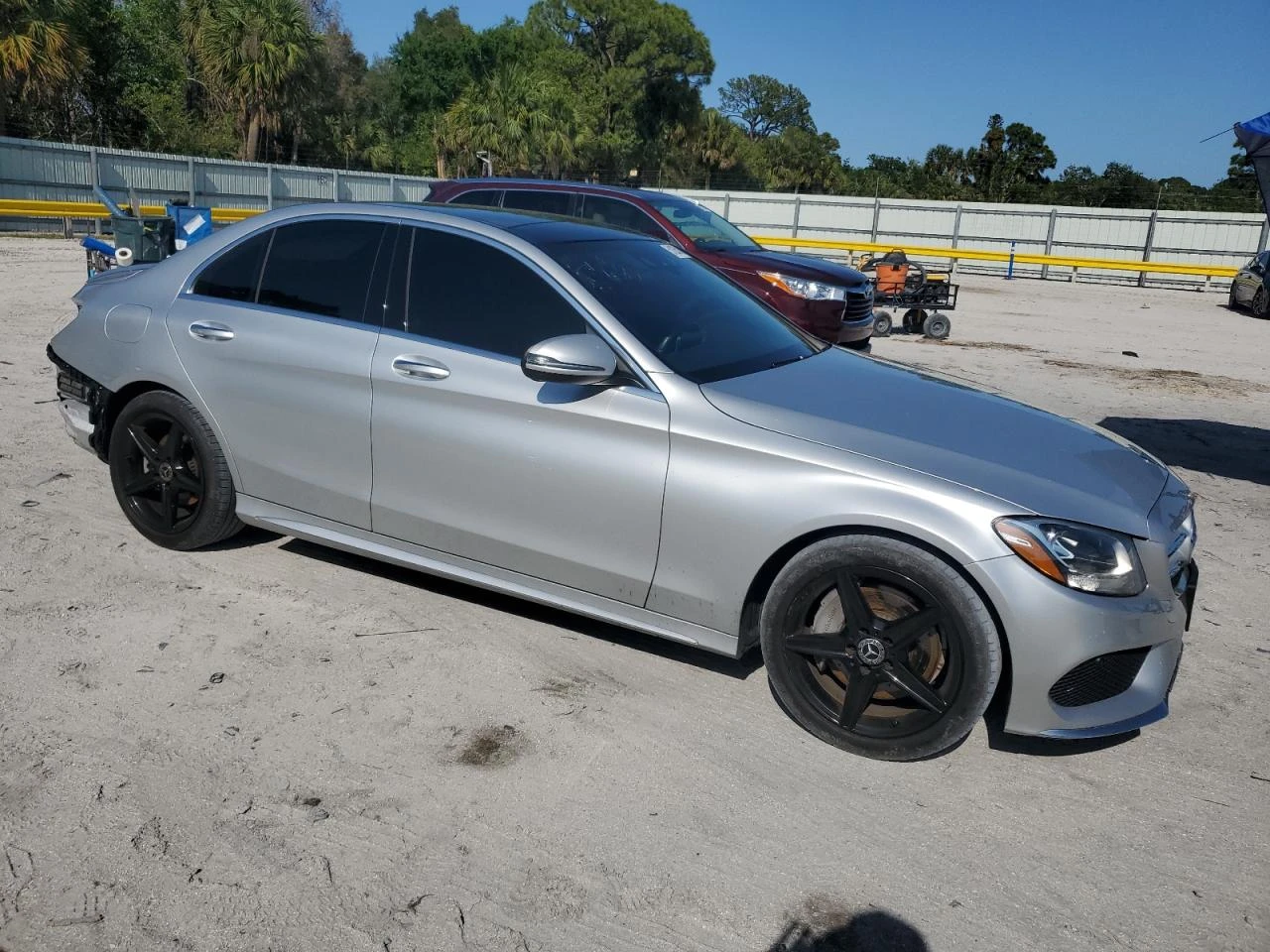 Mercedes-Benz C 300  - изображение 4