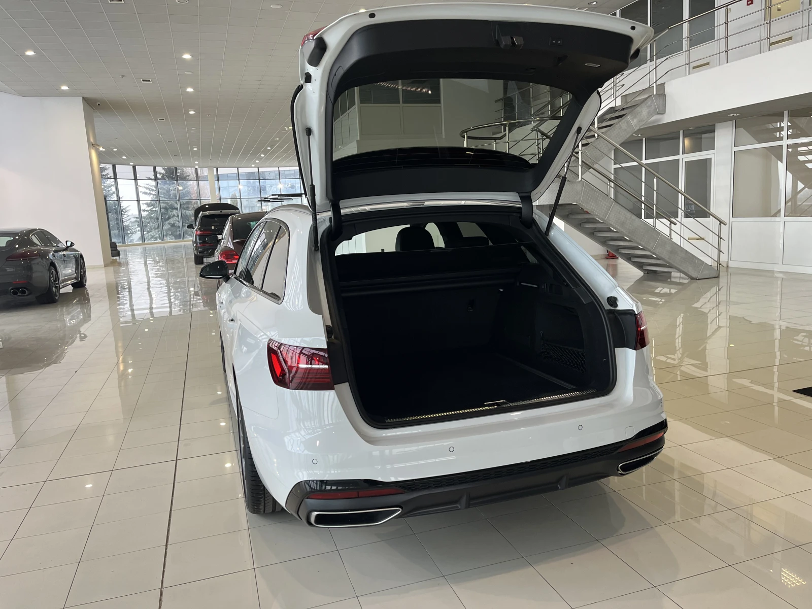 Audi A4 Avant Quattro | S line | Matrix | ГАРАНЦИЯ - изображение 4