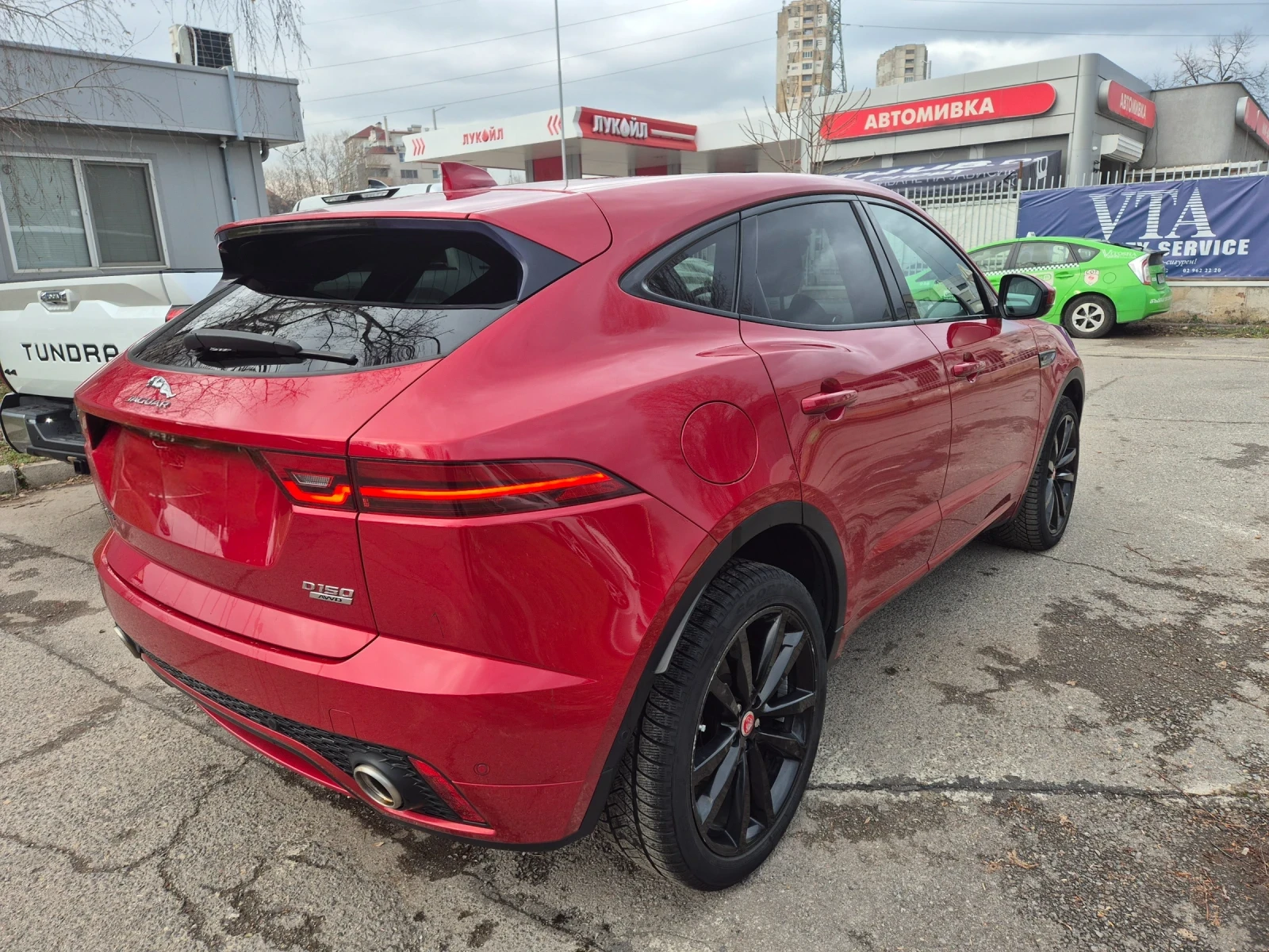 Jaguar E-pace R-DYNAMIC S - изображение 6
