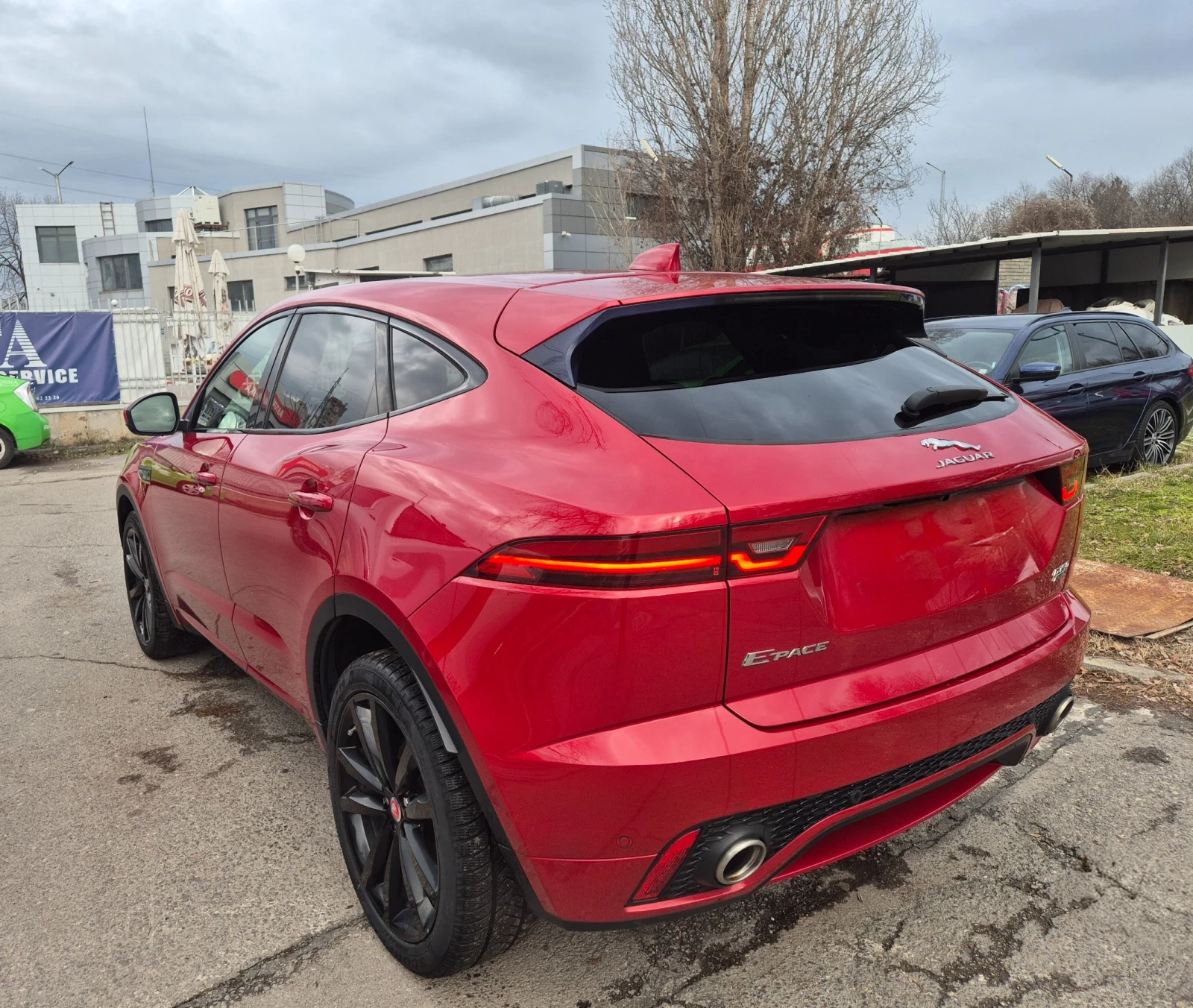 Jaguar E-pace R-DYNAMIC S - изображение 7