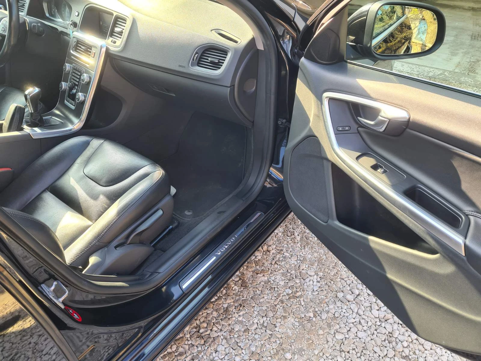 Volvo S60 D4, снимка 3 - Автомобили и джипове - 54004967