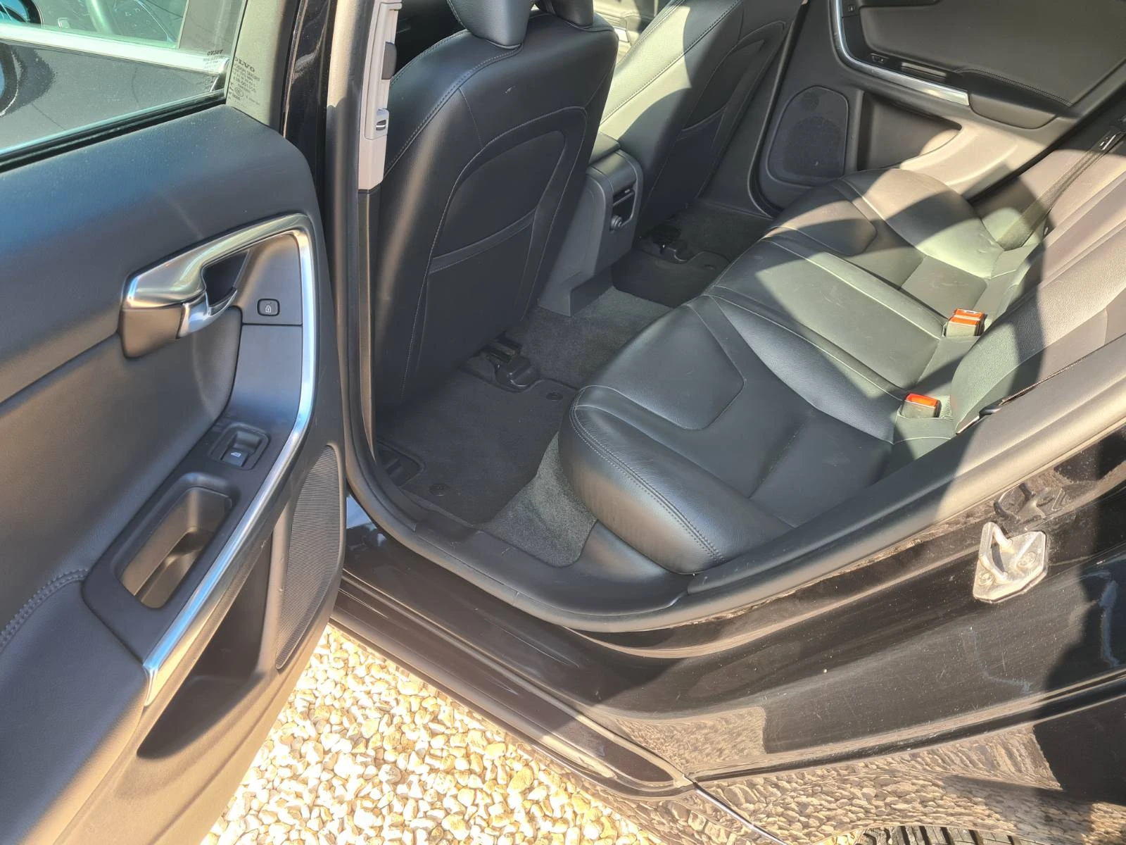 Volvo S60 D4, снимка 6 - Автомобили и джипове - 54004967