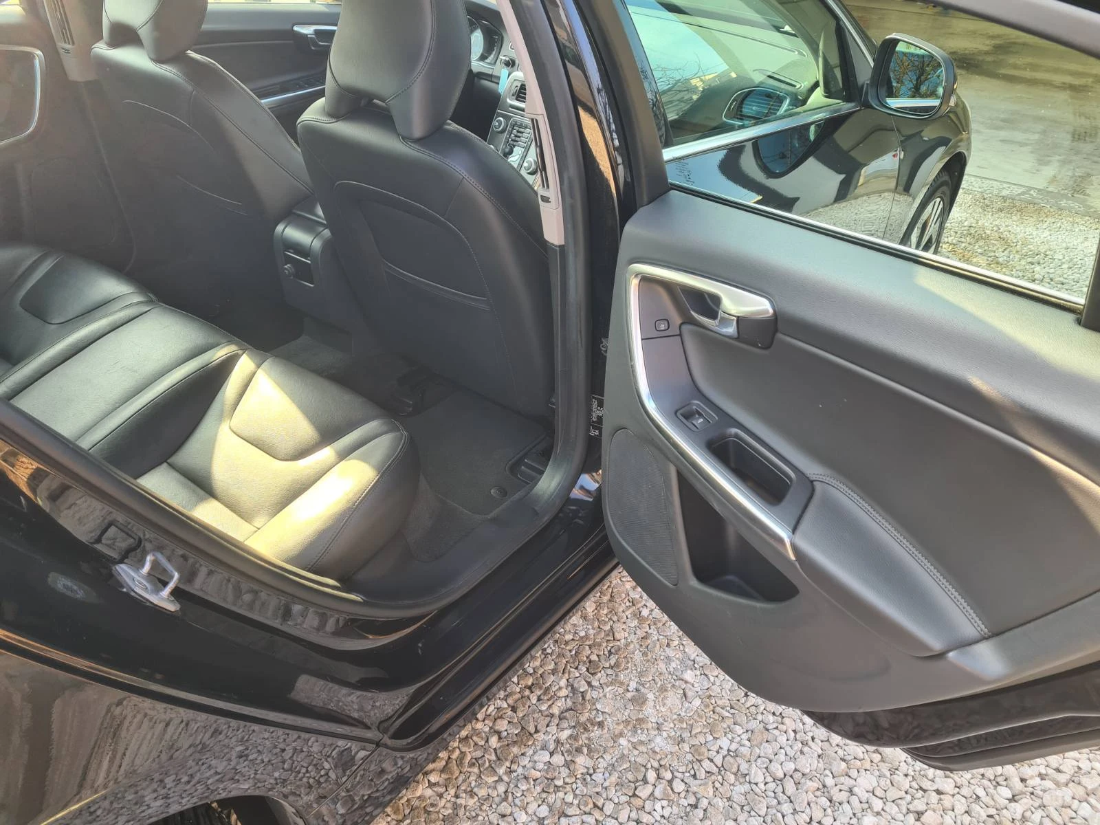 Volvo S60 D4, снимка 5 - Автомобили и джипове - 54004967