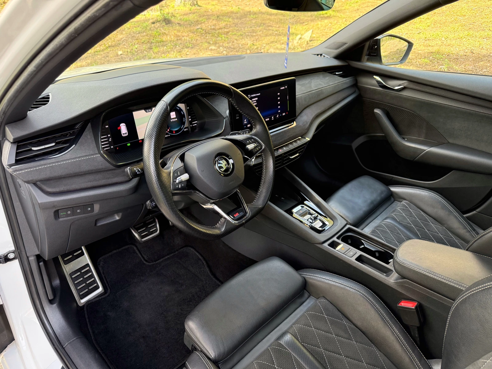 Skoda Octavia 2.0TDI* VRS* PANO* CAM* DIST* ТЕГЛИЧ* ПЕЧКА* FULL, снимка 6 - Автомобили и джипове - 54214678