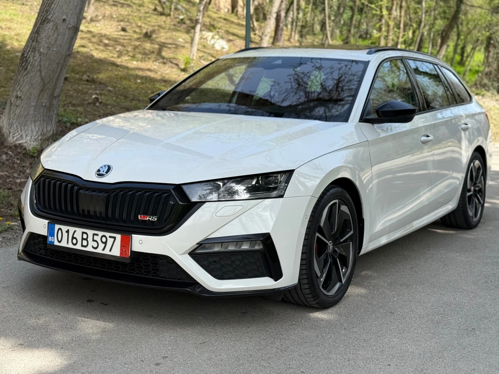 Skoda Octavia 2.0TDI* VRS* PANO* CAM* DIST* ТЕГЛИЧ* ПЕЧКА* FULL