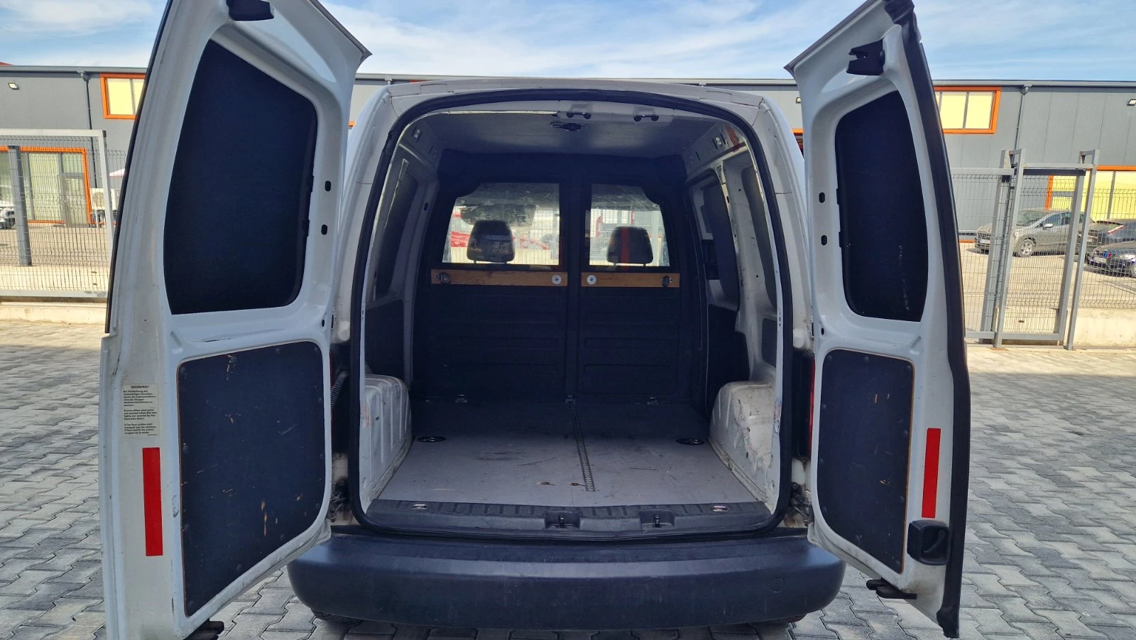 VW Caddy газ + метан, снимка 5 - Автомобили и джипове - 54359194