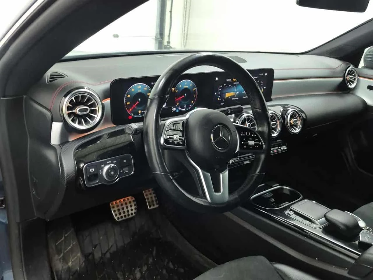 Mercedes-Benz CLA 250 CARFAX, снимка 8 - Автомобили и джипове - 54516648