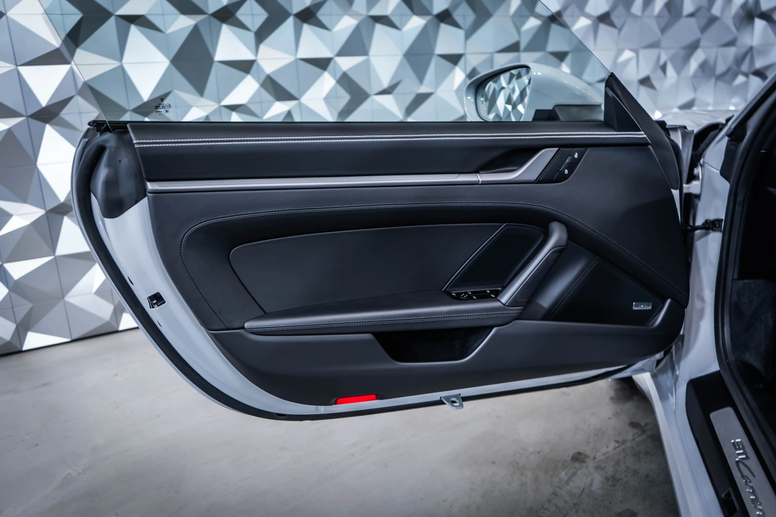 Porsche 911 922.2 Carrera, снимка 7 - Автомобили и джипове - 54764157