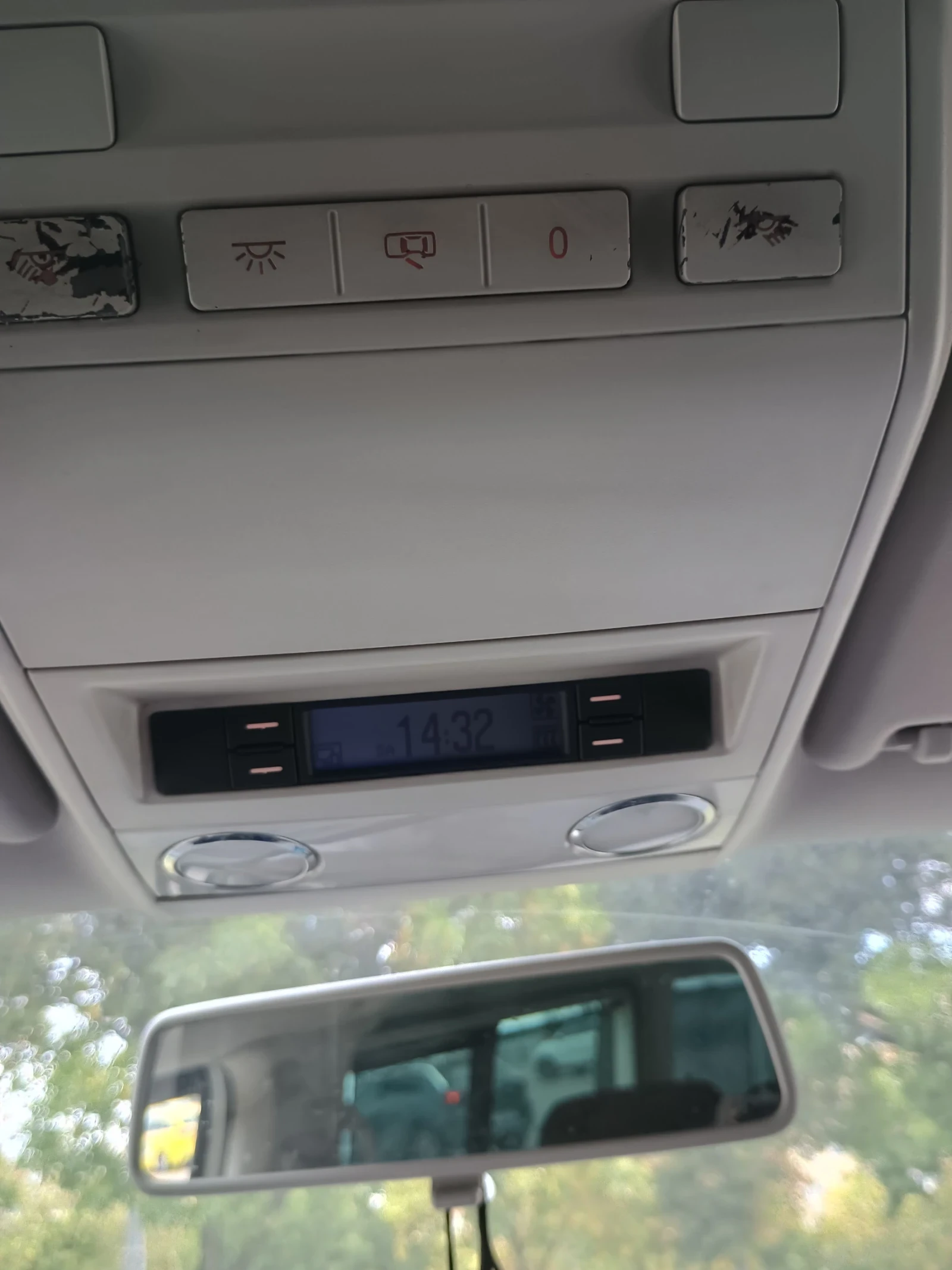 VW Multivan T5, снимка 17 - Автомобили и джипове - 56041685